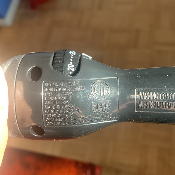 1/2 inch Curling Iron (Revlon) - Picture 5 of 7